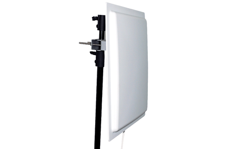 RFID超高頻遠(yuǎn)距離讀卡器UR5608